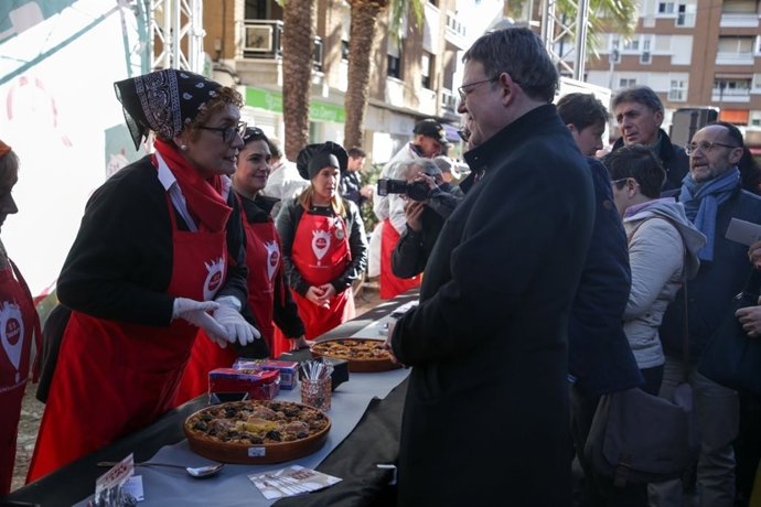 Puig visita la Fira de Sant Blai en Torrent