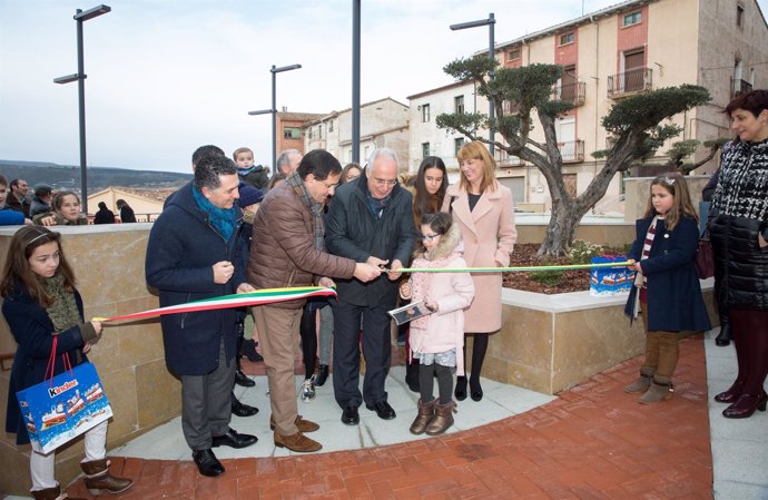Inauguración plaza Entrena (1)