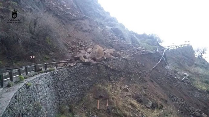 Desprendimiento en la GC-210