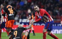 Godín no jugará ante el Málaga tras perder tres dientes en un golpe con Neto