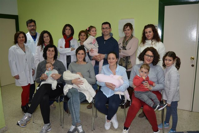 Profesionalres y usuarias del centro de salud Virgen de la Cabeza.