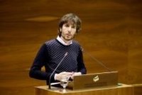 Mikel Buil dice que los críticos del grupo parlamentario "ya no representan a Podemos"