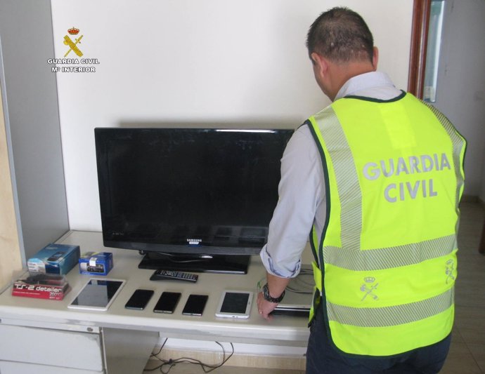 Remitiendo Np Opc Huelva "La Guardia Civil Ha Esclarecido Más De 50 Robos Perpet