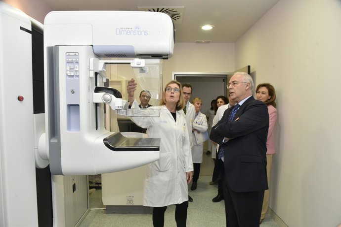 Ceniceros visita mamógrafo digtal San Pedro