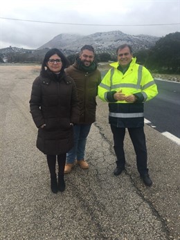 Fernandez España y Montero en la visita a mejoras en carretera 