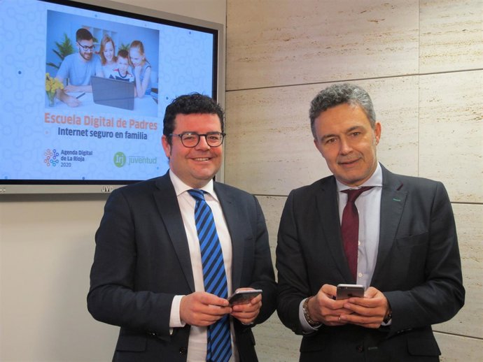 Escuela Digital de Padres con Escobar y Domínguez                             