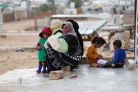Cientos de miles de refugiados sirios se enfrentan a un retorno obligado a Siria pese a que la guerra continúa