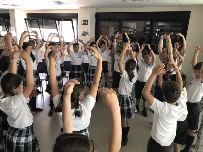 El Ballet Nacional de España acerca la danza española a los colegios