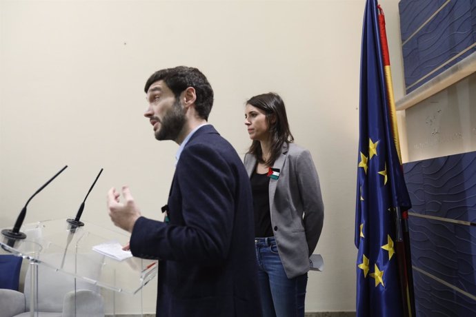 Irene Montero y Pablo Bustinduy en el Congreso