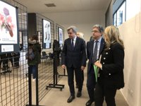 Millo abre una muestra sobre la mutilación genital femenina pidiendo "tolerancia cero"