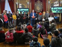 Aburto hace entrega del Premio de cooperación al desarrollo "Bilbao Norte-Sur" al colegio Miribilla