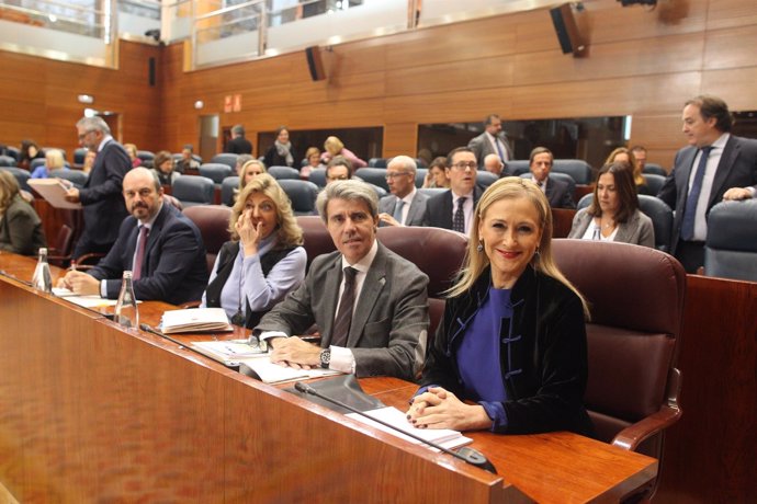 Ángel Garrido y Cristina Cifuentes en la Asamblea de Madrid