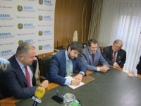 López Miras firma el Manifiesto Levantino por el Agua y rubrica su compromiso con nuevos "trasvases"