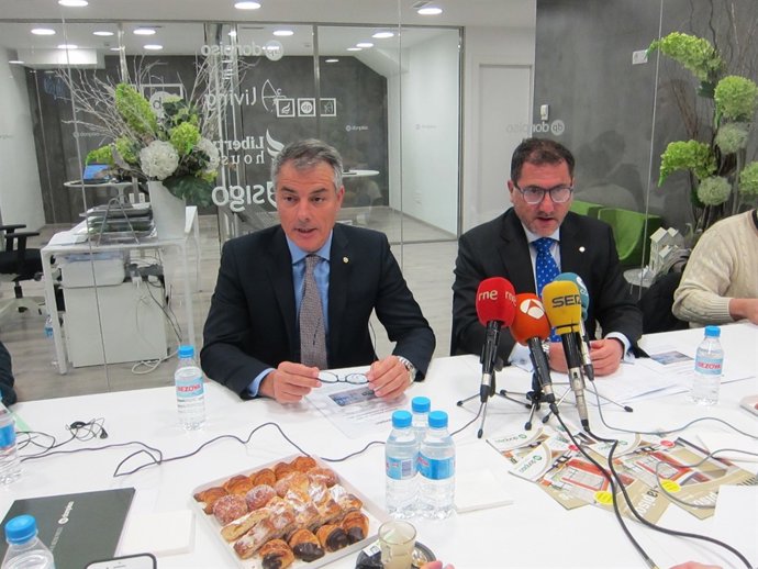 El director general de Donpiso Luis Pérez i el sotsdirector Emiliano Bermúdez