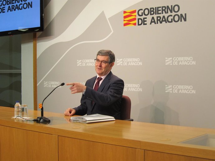 El consejero de Presidencia, Vicente Guillén, en rueda de prensa este martes 