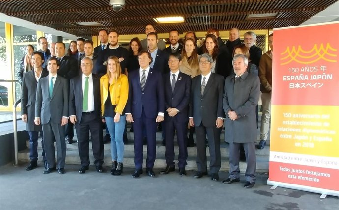 Belmonte, Lete y Blanco en la firma del acuerdo entre RFEN y Yamaguchi