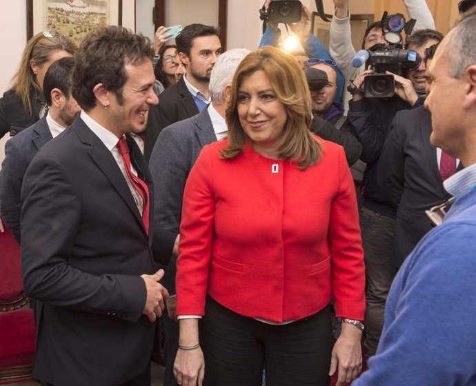 José María González 'Kichi' y Susana Díaz antes de su reunión en el Ayuntamiento