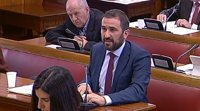 El PSOE critica que PP y Podemos "hacen pinza en el Senado para votar en contra de eliminar el tasazo"