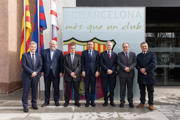Representants de l'Hospital Clínic, Sant Joan de Déu, la UB i el FC Barcelona