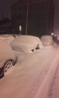 La nieve obliga a usar cadenas en la A-6 entre A Coruña y Lugo e impide circular a camiones en la A-8 y AG-64