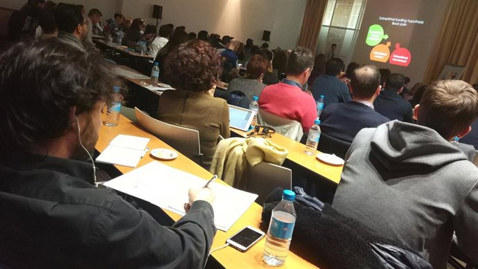 Un grupo de personas en una jornada en remoto desde Madrid