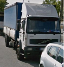 Investigan el robo de este camión en Castellbisbal