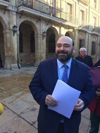 Caunedo mantiene que la postura del tripartito sobre la Ronda Norte "no es común"