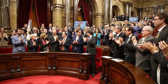 C.Puigdemont durant el ple que ha declarat la independència