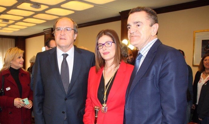 Gabilondo y José Manuel Franco con la nueva alcaldesa de Móstoles