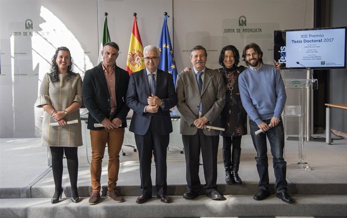 Jiménez Barrios preside la entrega de los premios 'Tesis Doctoral'