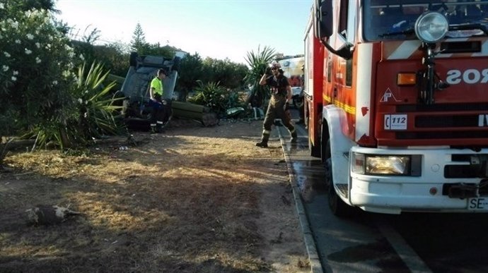 Los bomberos del Aljarafe en una actuación.