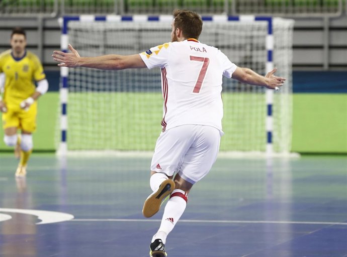 Pola celebra el gol de la victoria ante Ucrania