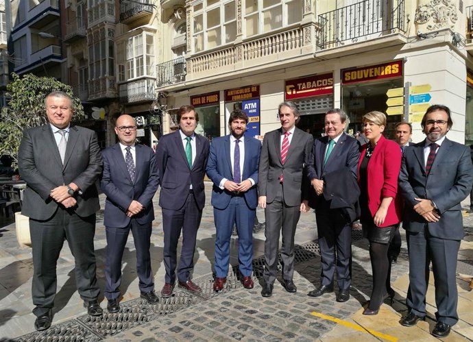 Imagen de la visita del ministro a Cartagena