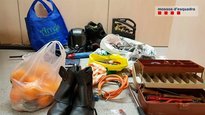 Dos detinguts per 12 robatoris a furgonetes i dos a pisos de Tarragona