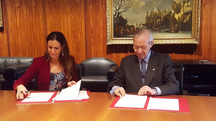 M.Eugènia Gai (Icab) i Miquel Valls (Cambra de Barcelona)