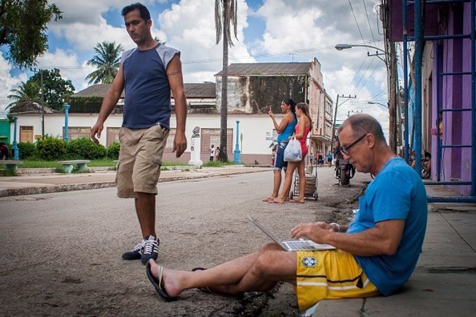 Sobredosis acceso a Internet Cuba