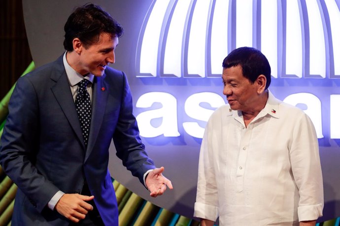 Duterte y Trudeau en la cumbre de Asia Oriental en Manila