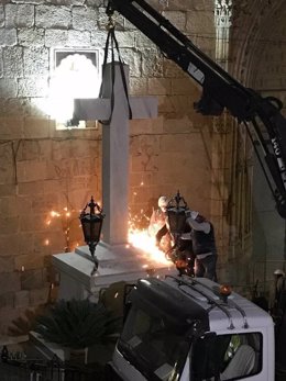 Retirada de la Cruz de los Caídos de Callosa de Segura (Alicante) 