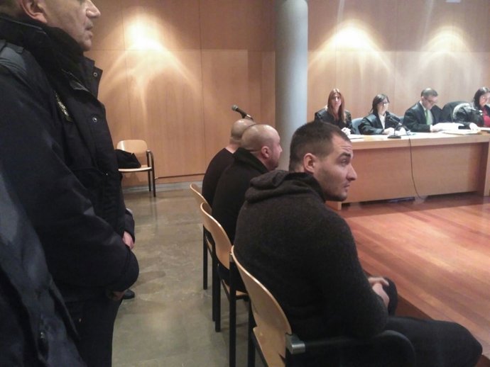 Sandulache, rumanos, prostitución