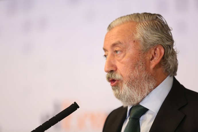 Julio Gómez-Pomar interviene en una jornada sobre infraestructuras
