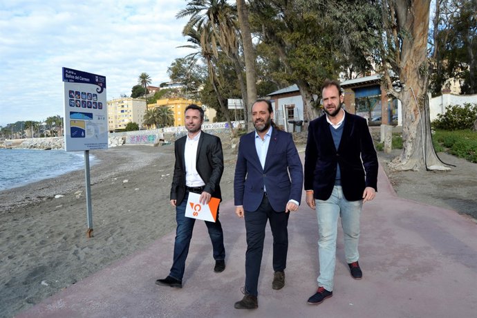 Ciudadanos en los Baños del Carmen 