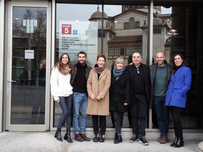Intèrprets i autora de 'Si mireu el vent d'on veu'