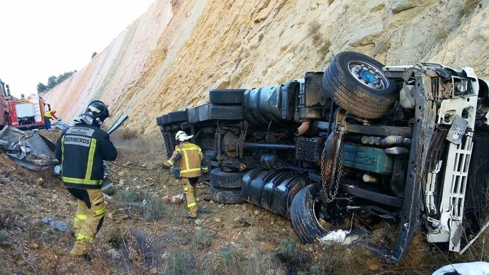 Un camionero muere en un accidente en Cetina.