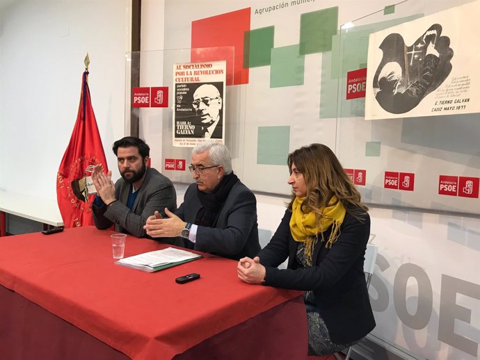 Jiménez Barrios con Fran González en el PSOE de Cádiz