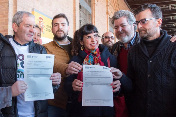 Entrega de firmas para paralizar el proyecto de gas en Doñana