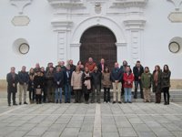La Asamblea guarda un minuto de silencio en solidaridad con las familias de las dos mujeres extremeñas desaparecidas