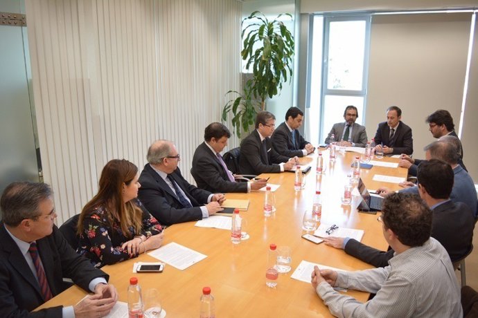 Imagen de la primera reunión de la Mesa Turística del AVE