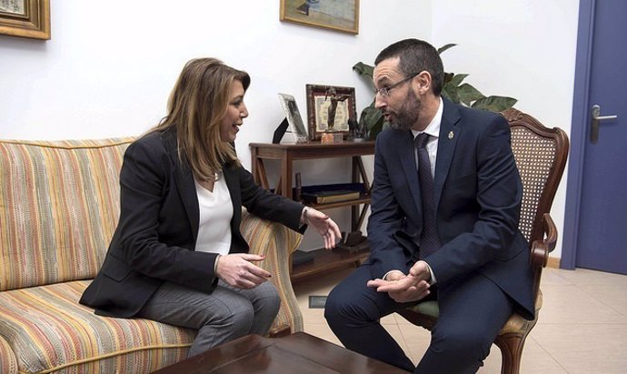 Susana Díaz y el alcalde de La Línea reunidos