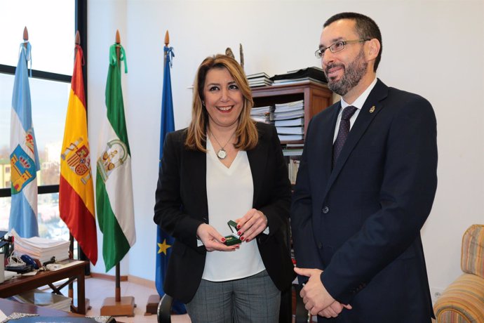 La presidenta de la Junta, Susana Díaz, y el alcalde de La Línea, Juan Franco