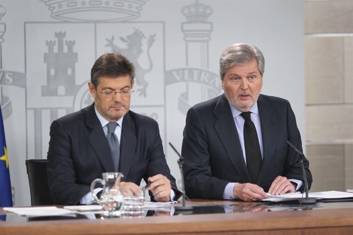Roda de premsa d'Iñigo Méndez de Vigo i Rafael Catalá després del Consell